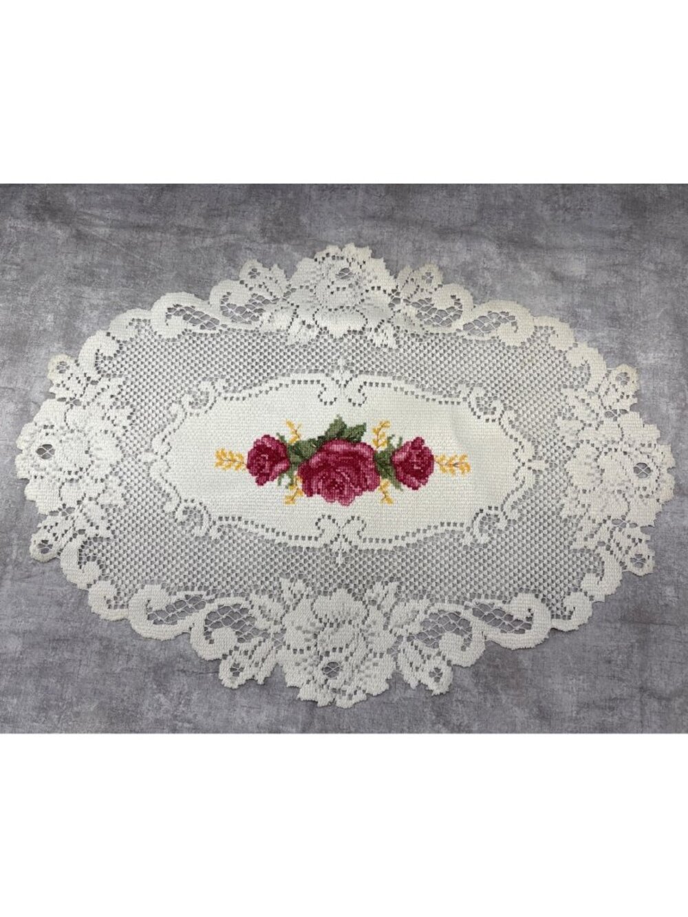 Victorian-Style Lace Doilies Flowers Set 13x17"